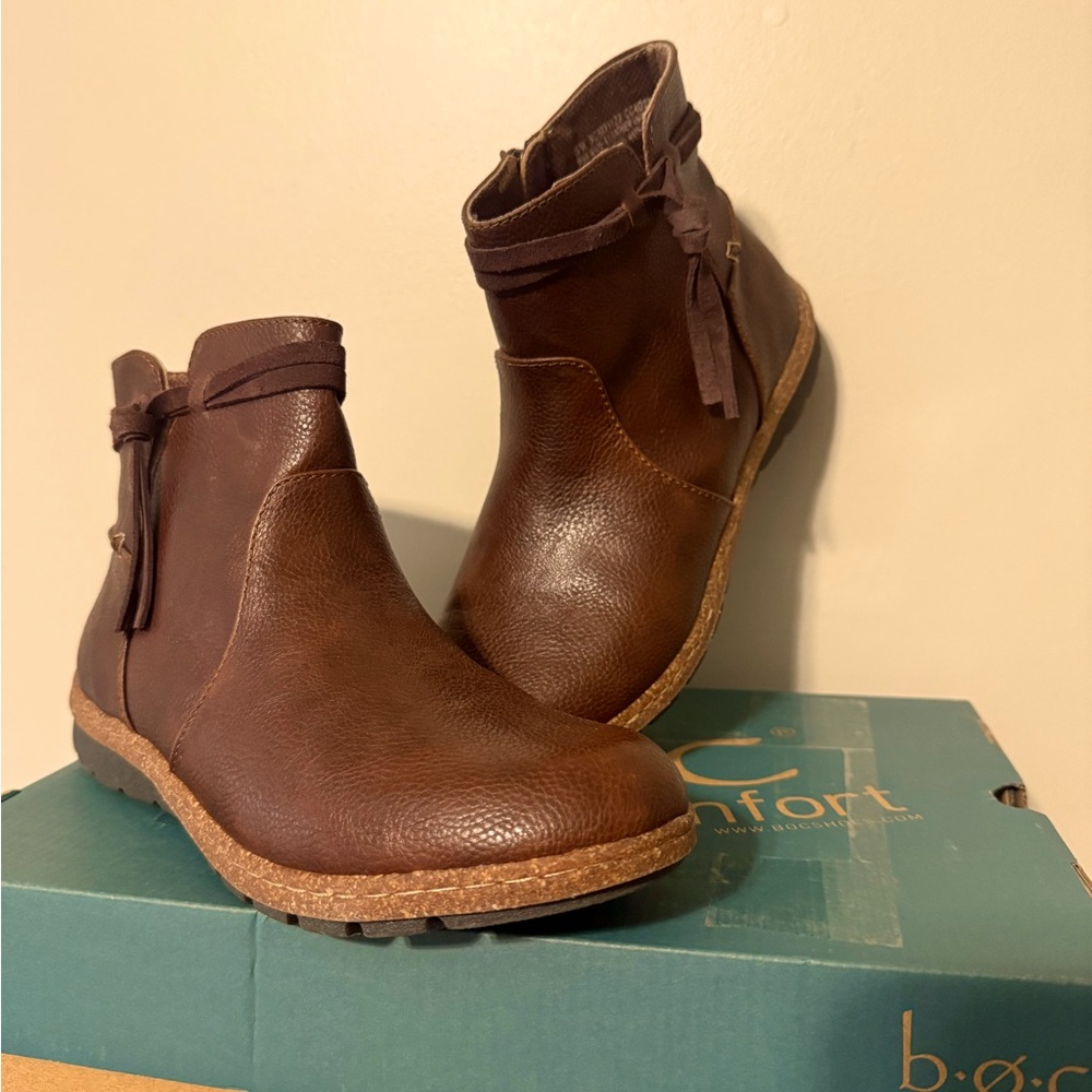 NIB  boc by Born Boots; Big on Comfort; Brown leather & man made; Sz 8 M